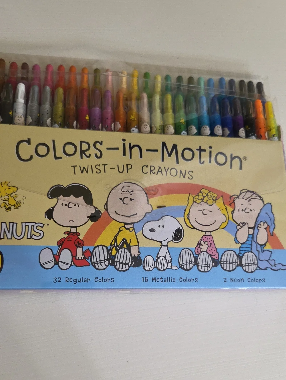NEW Peanuts Colors-in-Motion Twist-Up Crayons - Multicolor Assortment 50 Colors